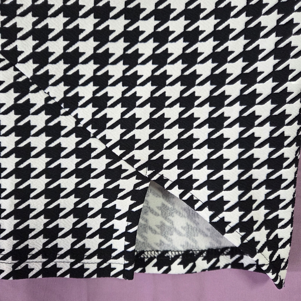 SHEIN Black and White Houndstooth Mini Skirt